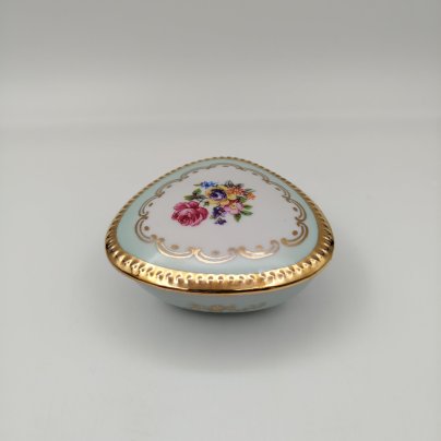 Шкатулка, украшенная цветочным декором ("Мейсенский букет"), фарфор, деколь, крытье, золочение, Martinroda Friedrich Eger & Co. (PM), ГДР, 1960-1980 гг.