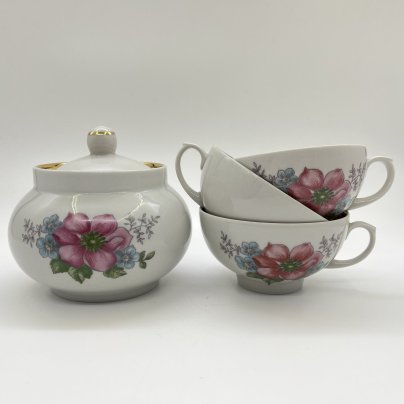Набор посуды, состоящий из 3-х чайных чашек и сахарницы, фарфор, деколь, золочение, Дулевский фарфоровый завод (Дулёво), СССР, 1980-1991 гг.