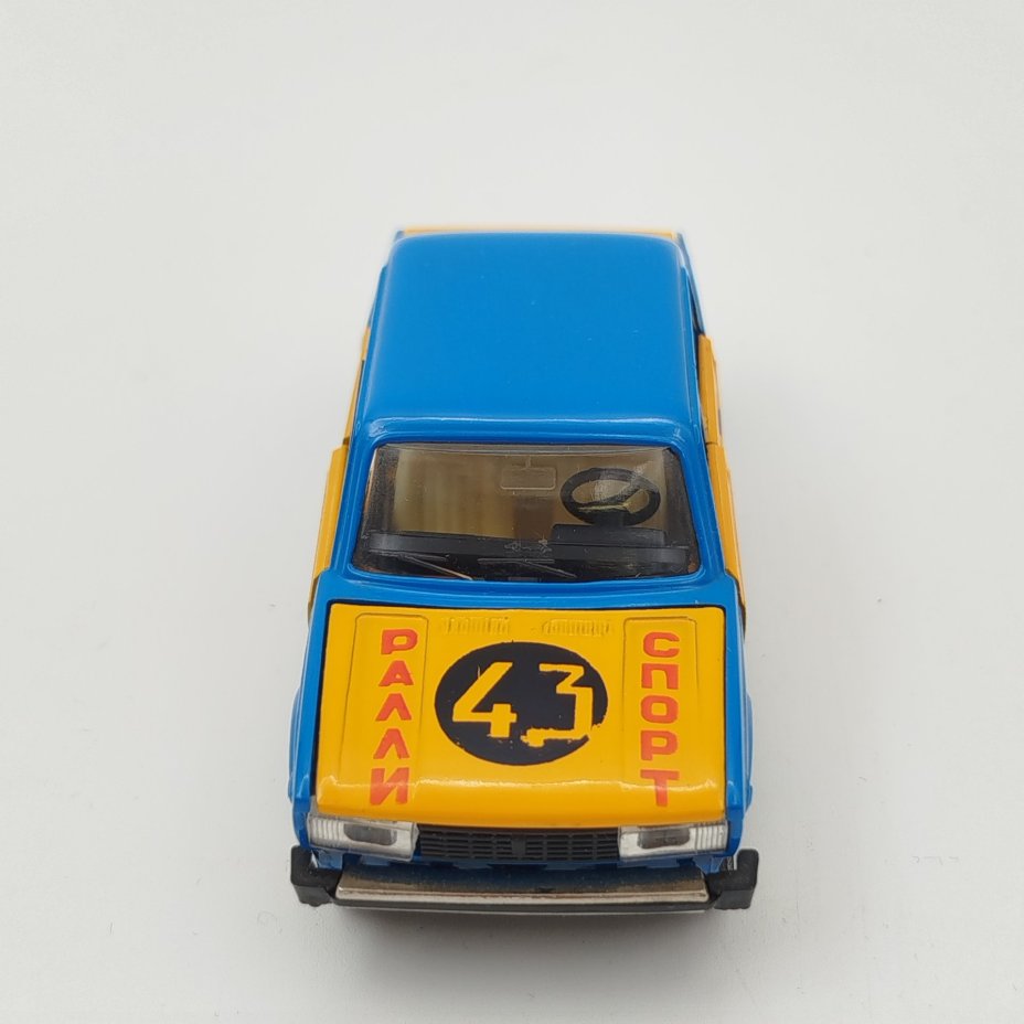 Модель автомобиля "ВАЗ-2105" (Ралли спорт), масштаб 1:43