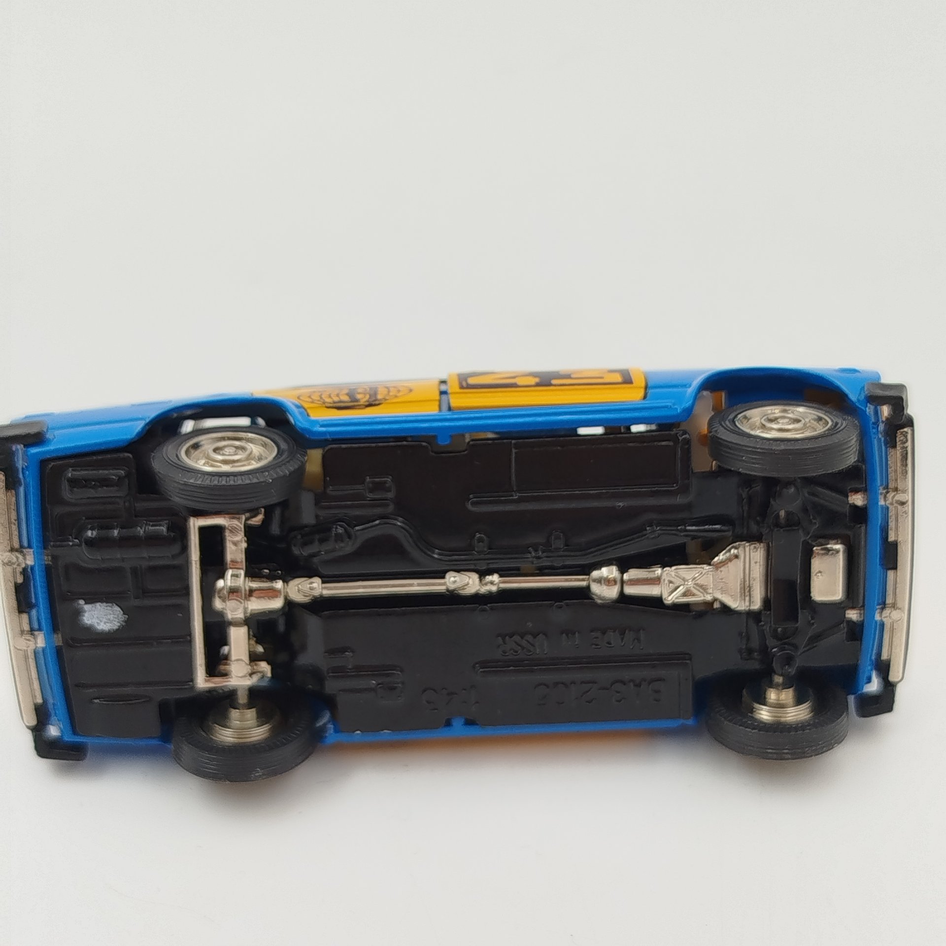 Модель автомобиля "ВАЗ-2105" (Ралли спорт), масштаб 1:43