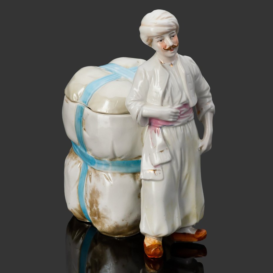 Чайница/шкатулка "Восточный торговец" ("Араб"), фарфор, роспись, Европа, 1890-1920 гг.