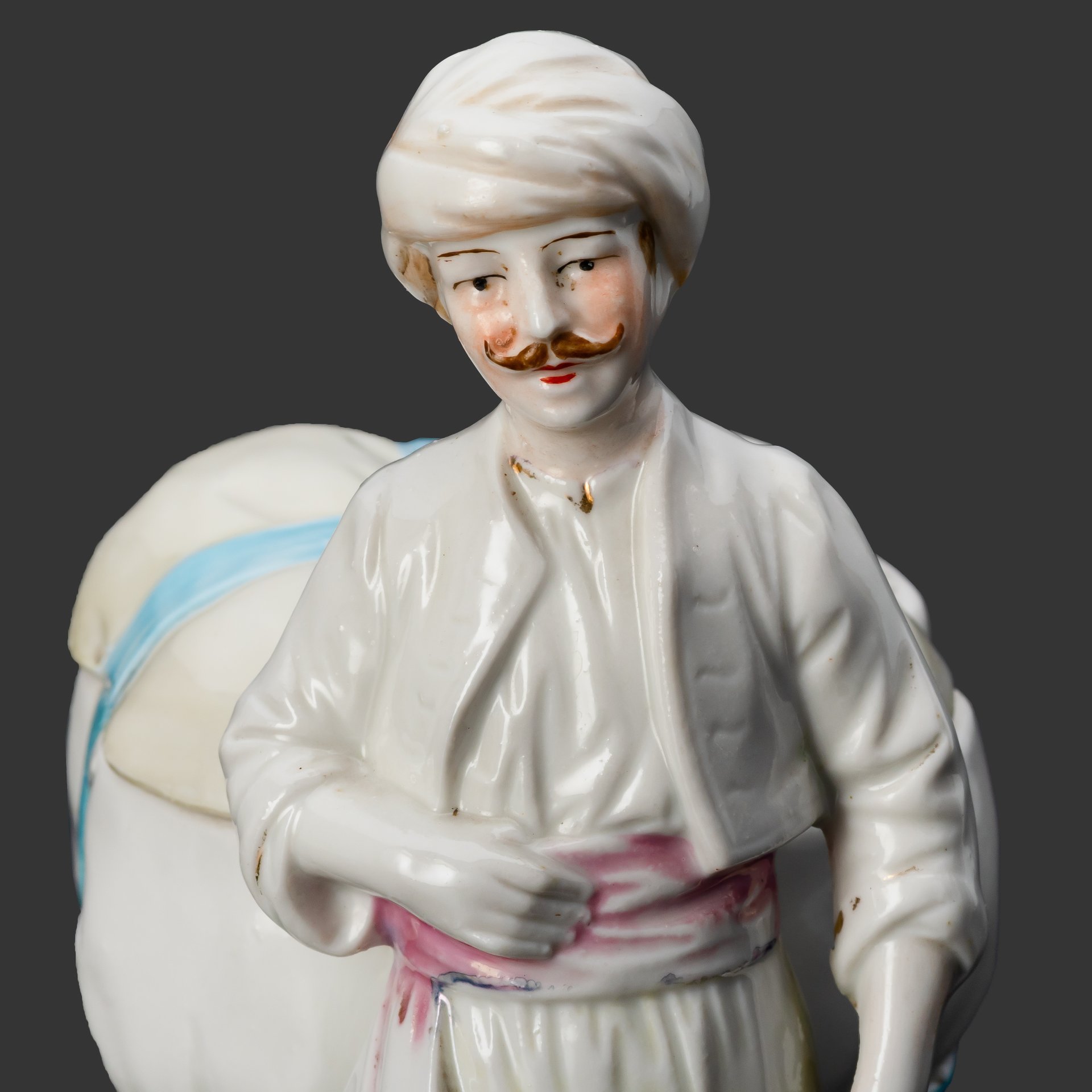 Чайница/шкатулка "Восточный торговец" ("Араб"), фарфор, роспись, Европа, 1890-1920 гг.