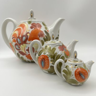Набор из трёх чайников "Петушок", фарфор, роспись, золочение, Городницкий фарфоровый завод, СССР, 1970-1991 гг.