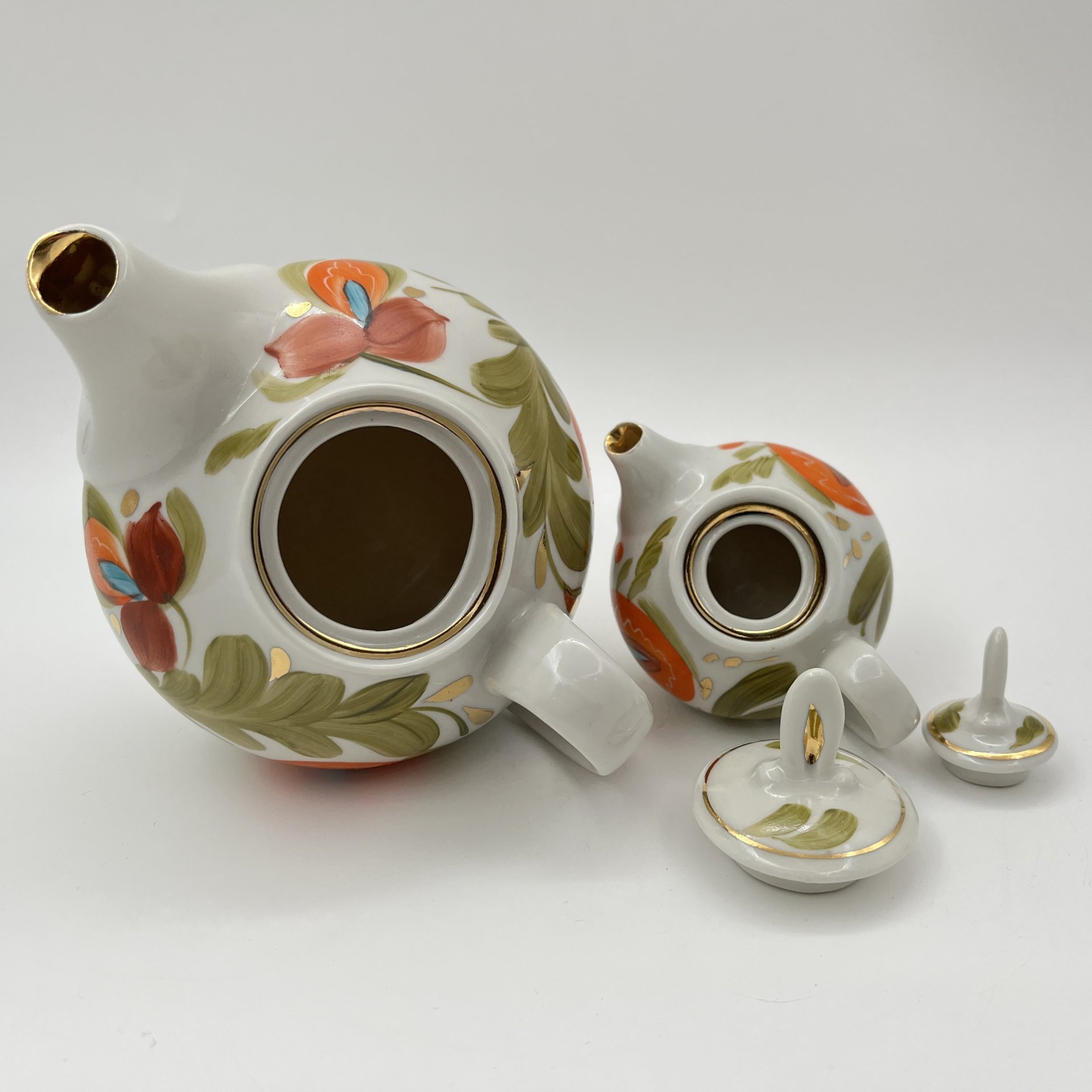 Набор из трёх чайников "Петушок", фарфор, роспись, золочение, Городницкий фарфоровый завод, СССР, 1970-1991 гг.