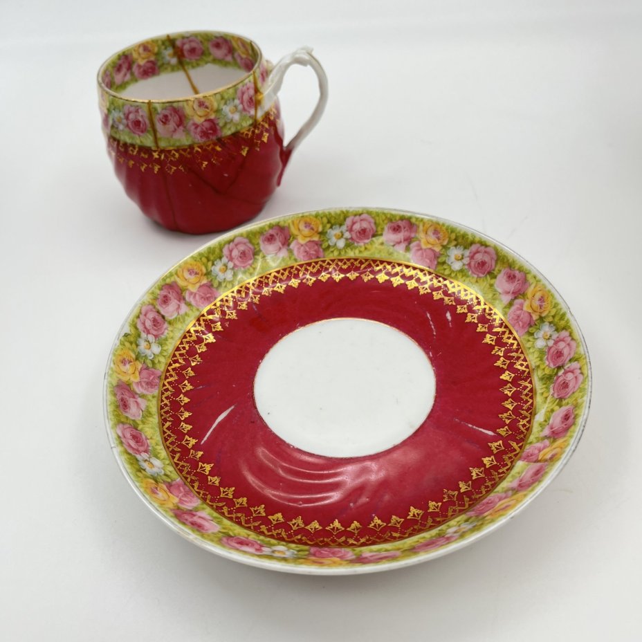 Пара чайная с цветочным декором, фарфор, деколь, крытье, золочение, Фарфоровая фабрика Гарднера, Российская империя, 1892-1917 гг.