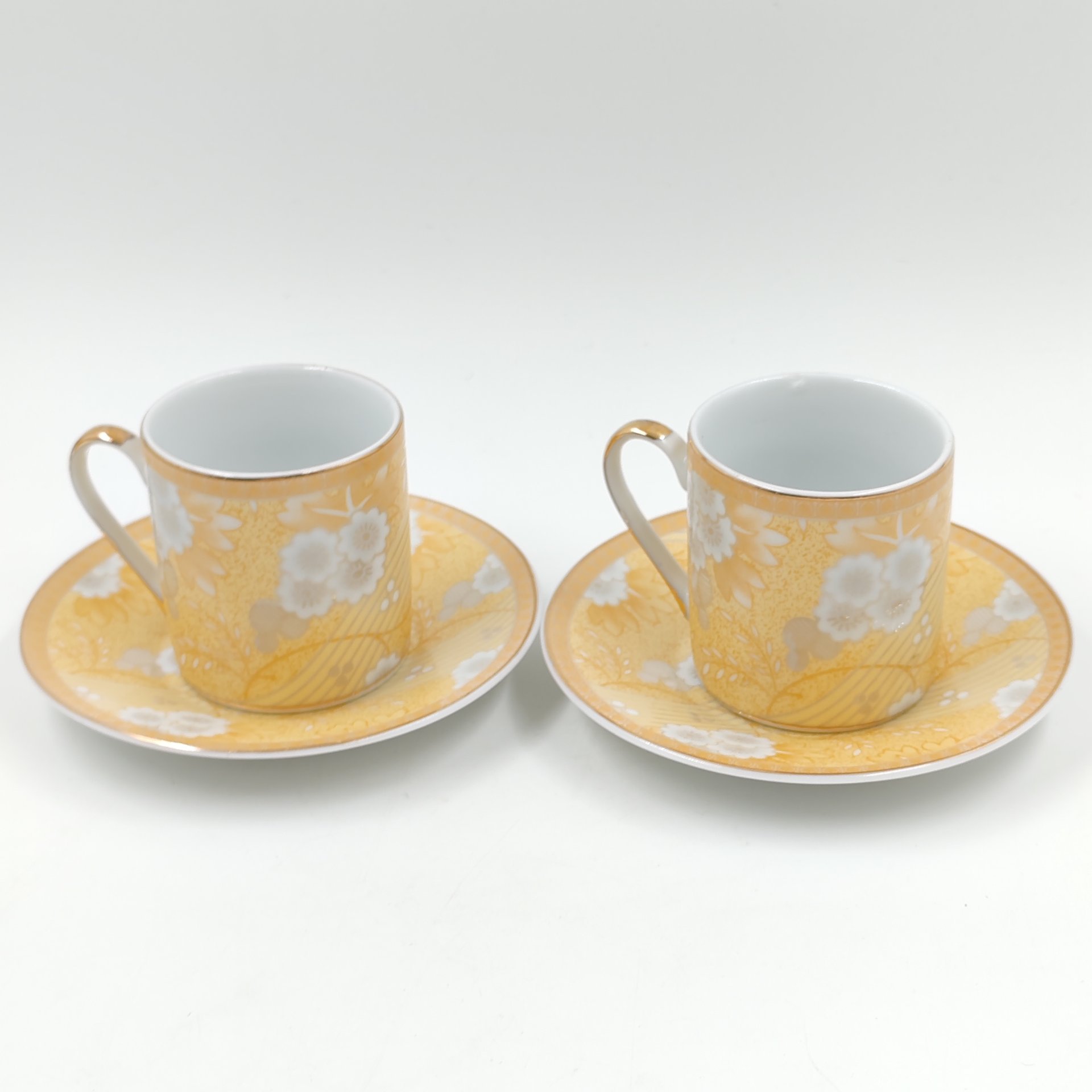 Комплект кофейных пар с цветочным орнаментом на две персоны, Saitoshi Ceramics