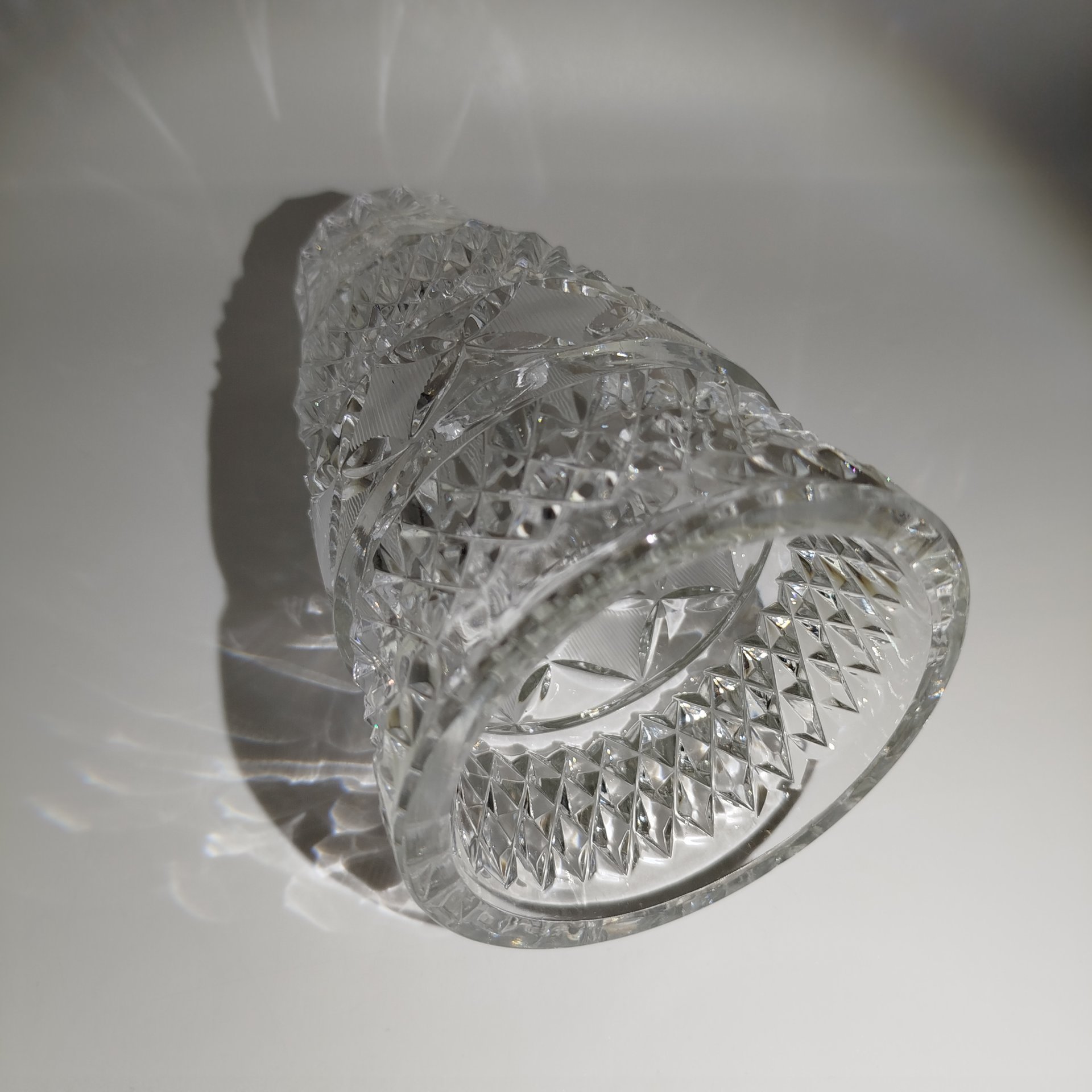 Ваза "Русские былины" с рельефным геометрическим декором, Саратовский завод технической стекла, хрусталь, алмазная грань, матовая насечка, Саратовстройстекло, СССР, 1970-1990 гг.