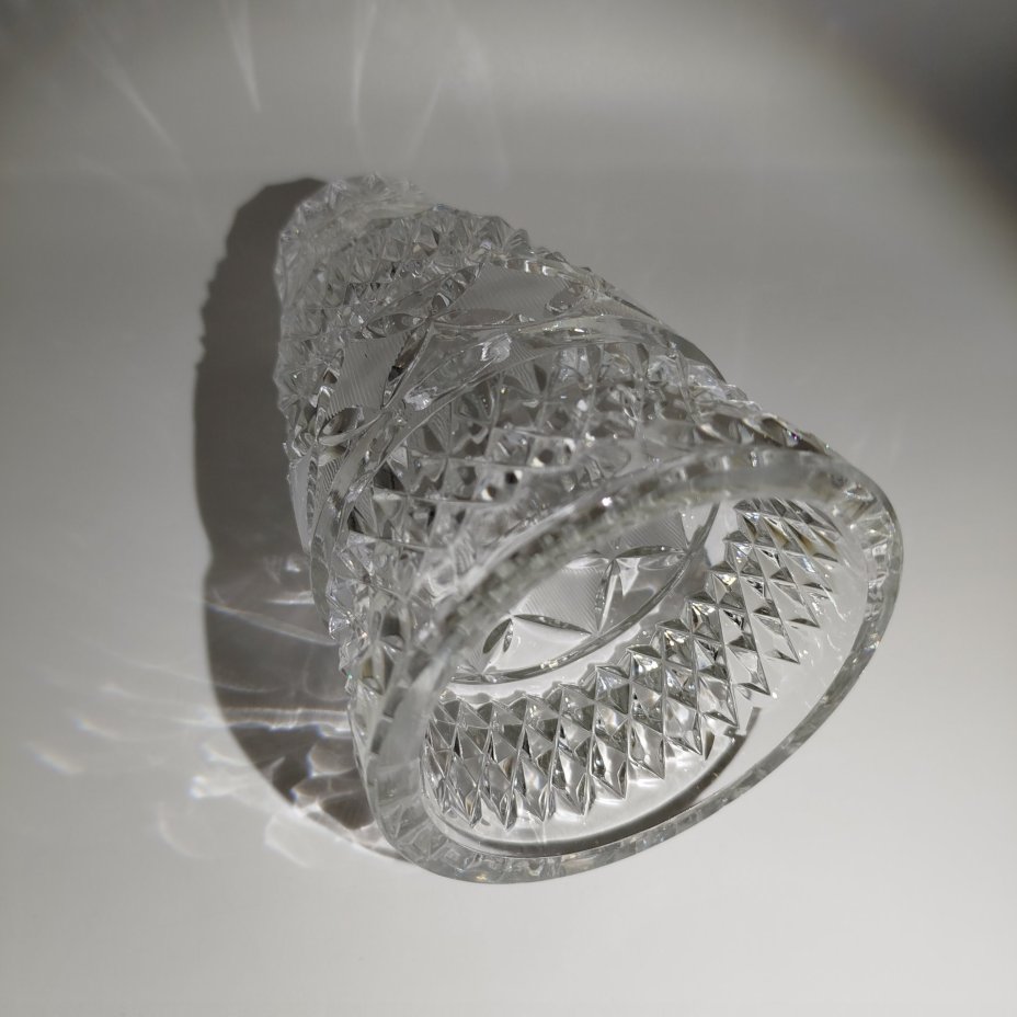 Ваза "Русские былины" с рельефным геометрическим декором, Саратовский завод технической стекла, хрусталь, алмазная грань, матовая насечка, Саратовстройстекло, СССР, 1970-1990 гг.