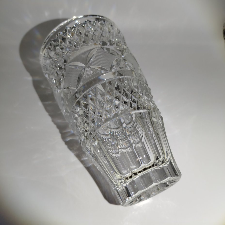 Ваза "Русские былины" с рельефным геометрическим декором, Саратовский завод технической стекла, хрусталь, алмазная грань, матовая насечка, Саратовстройстекло, СССР, 1970-1990 гг.