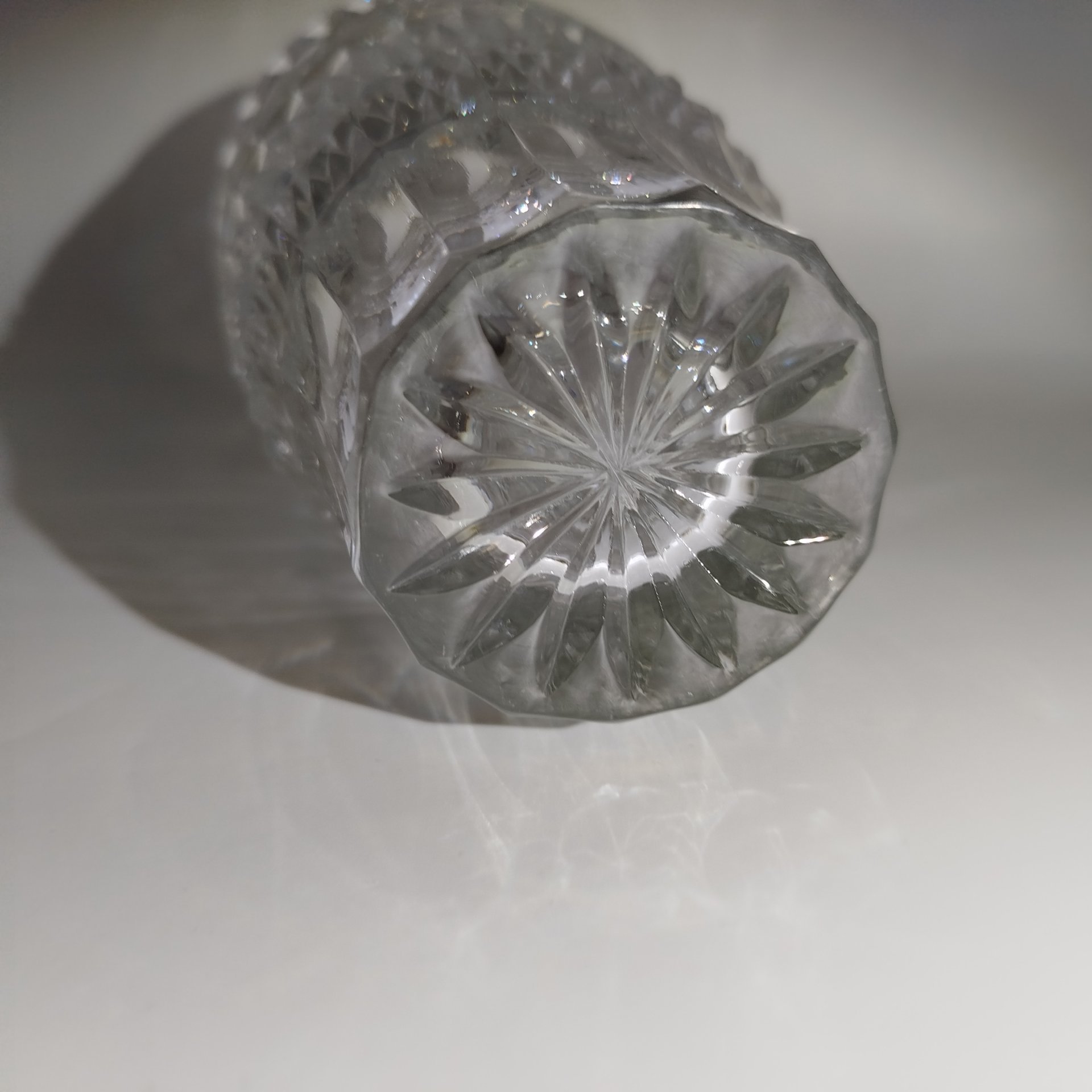 Ваза "Русские былины" с рельефным геометрическим декором, Саратовский завод технической стекла, хрусталь, алмазная грань, матовая насечка, Саратовстройстекло, СССР, 1970-1990 гг.