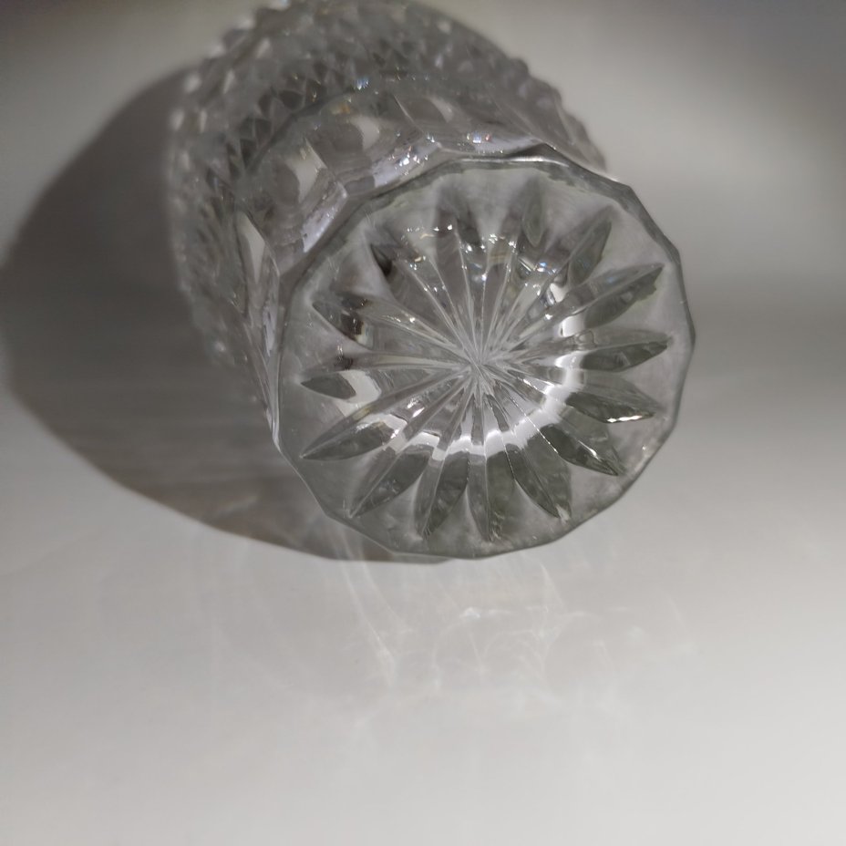 Ваза "Русские былины" с рельефным геометрическим декором, Саратовский завод технической стекла, хрусталь, алмазная грань, матовая насечка, Саратовстройстекло, СССР, 1970-1990 гг.