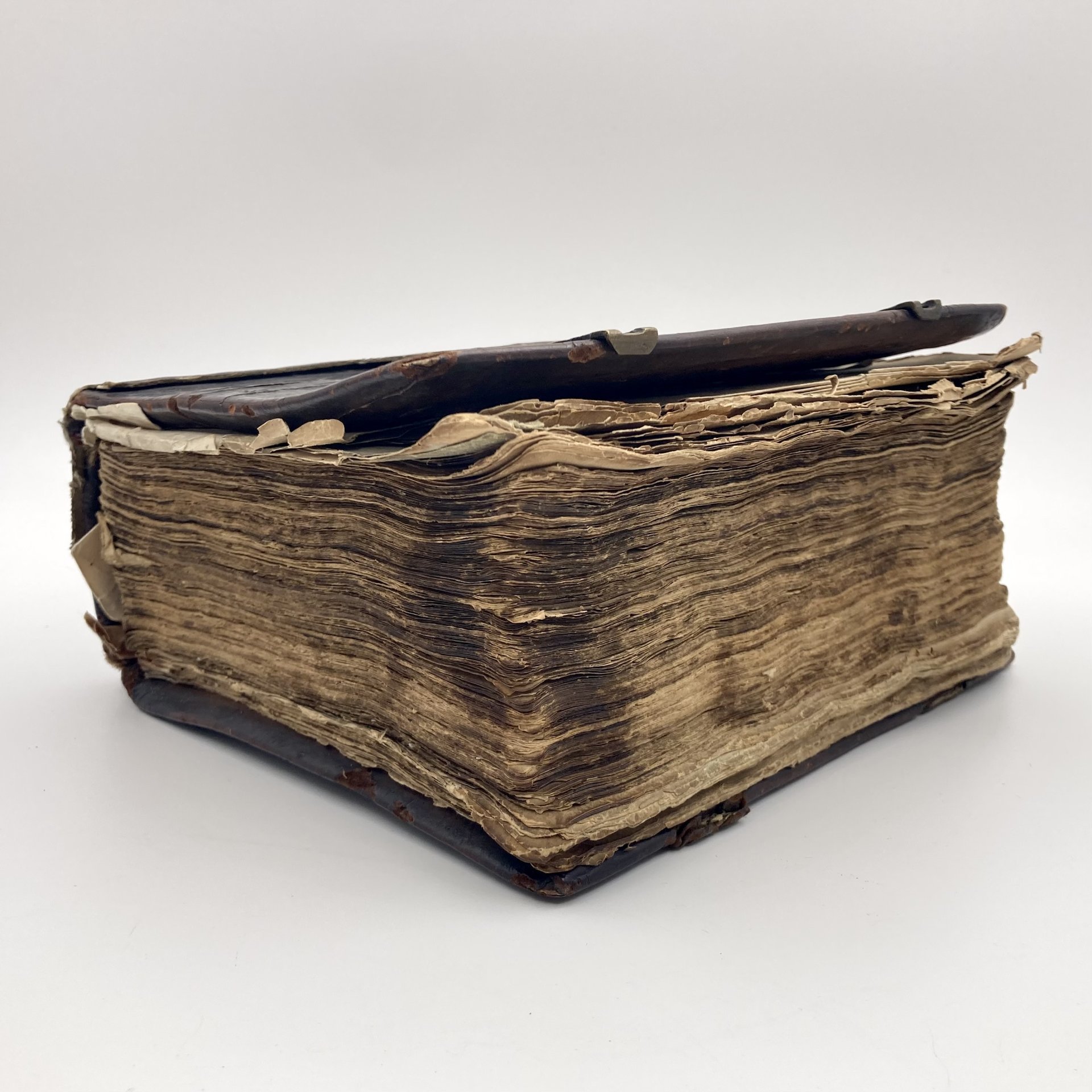 Книга "Псалтырь" (перепечатка с образца 1646 г.), бумага, печать, дерево, кожа, латунь
