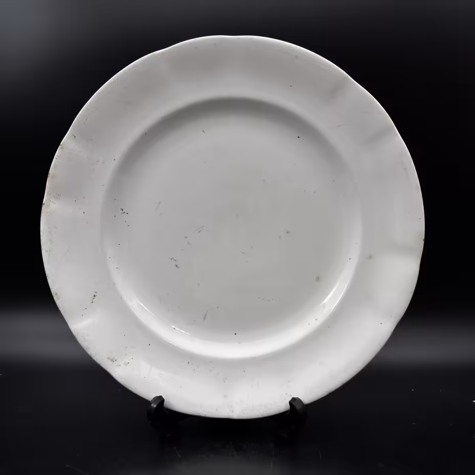 Обеденная тарелка, фарфор, Товарищество М.С. Кузнецова в Риге, Российская империя, 1890-1917 гг., Товарищество М.С. Кузнецова в Риге