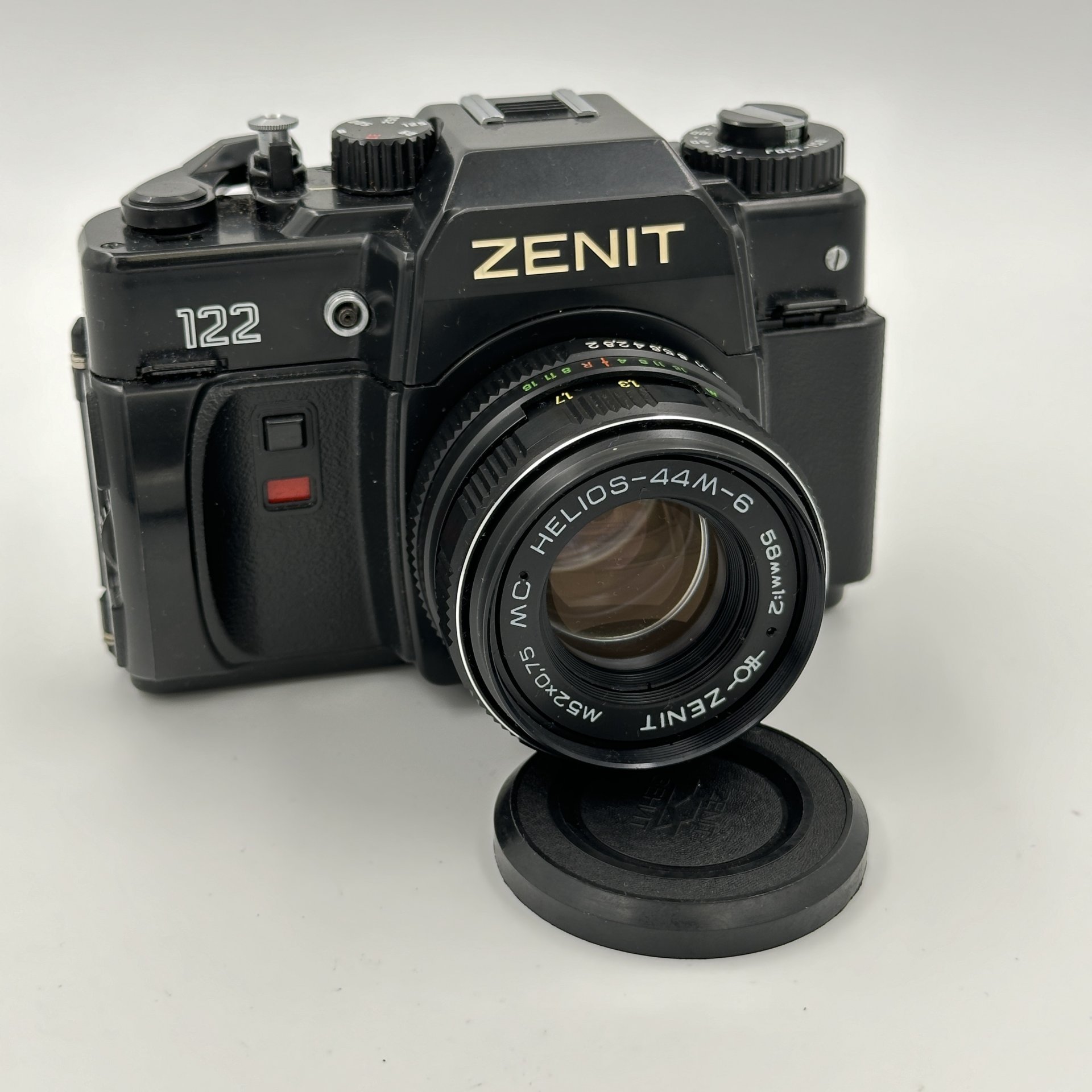 Фотоаппарат "Зенит-122" с объективом "Гелиос-44М-5", в оригинальном кофре, Красногорский механический завод (КМЗ)