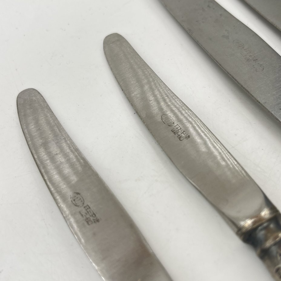 Набор из 5 столовых ножей разного размера