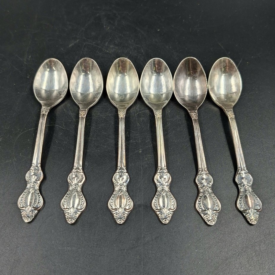 Набор из шести кофейных ложек с растительным декором, мНЦ (медь-никель-цинк), Режевский механический завод (РМ), СССР, 1970-1990 гг.