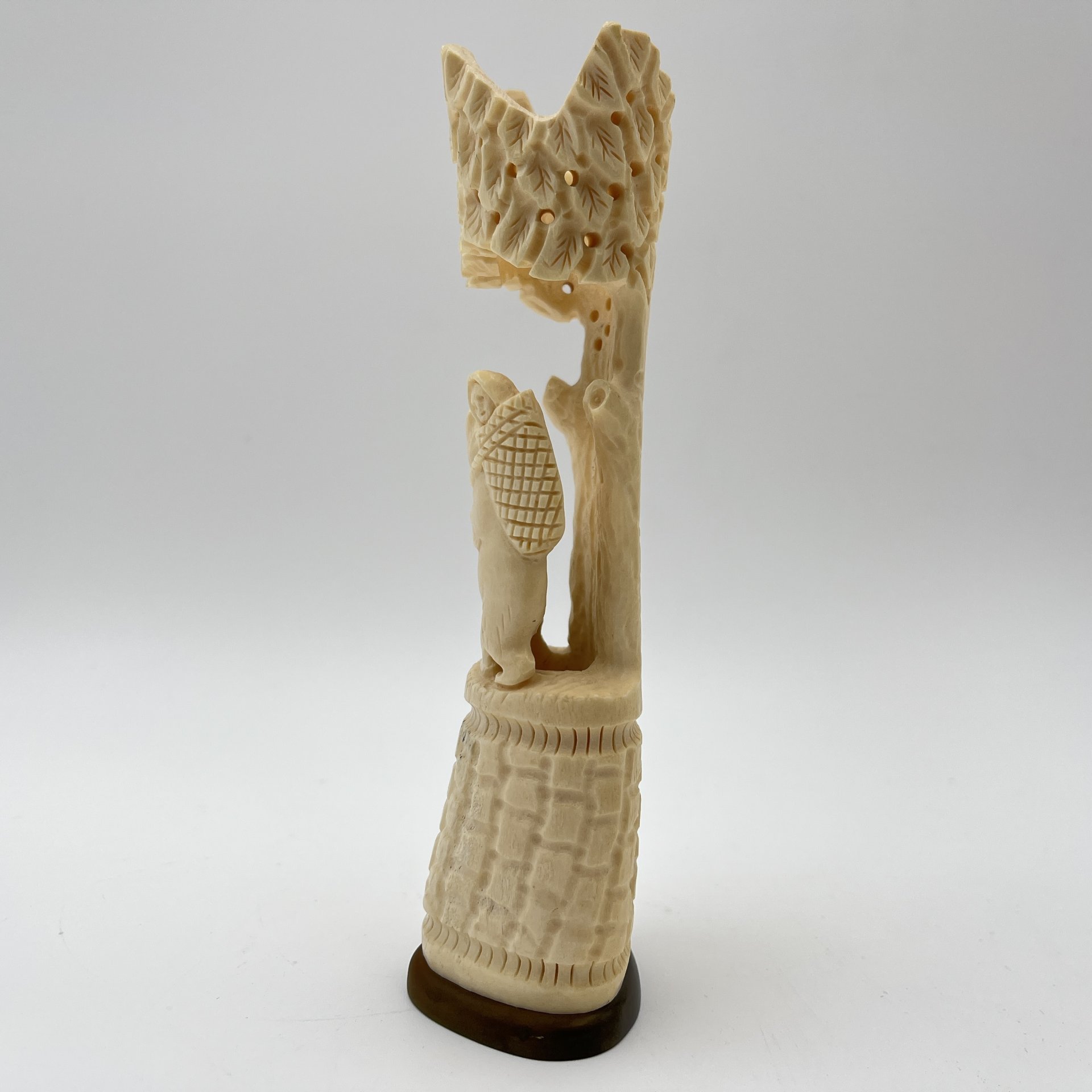 Статуэтка-карандашница "Машенька и медведь"