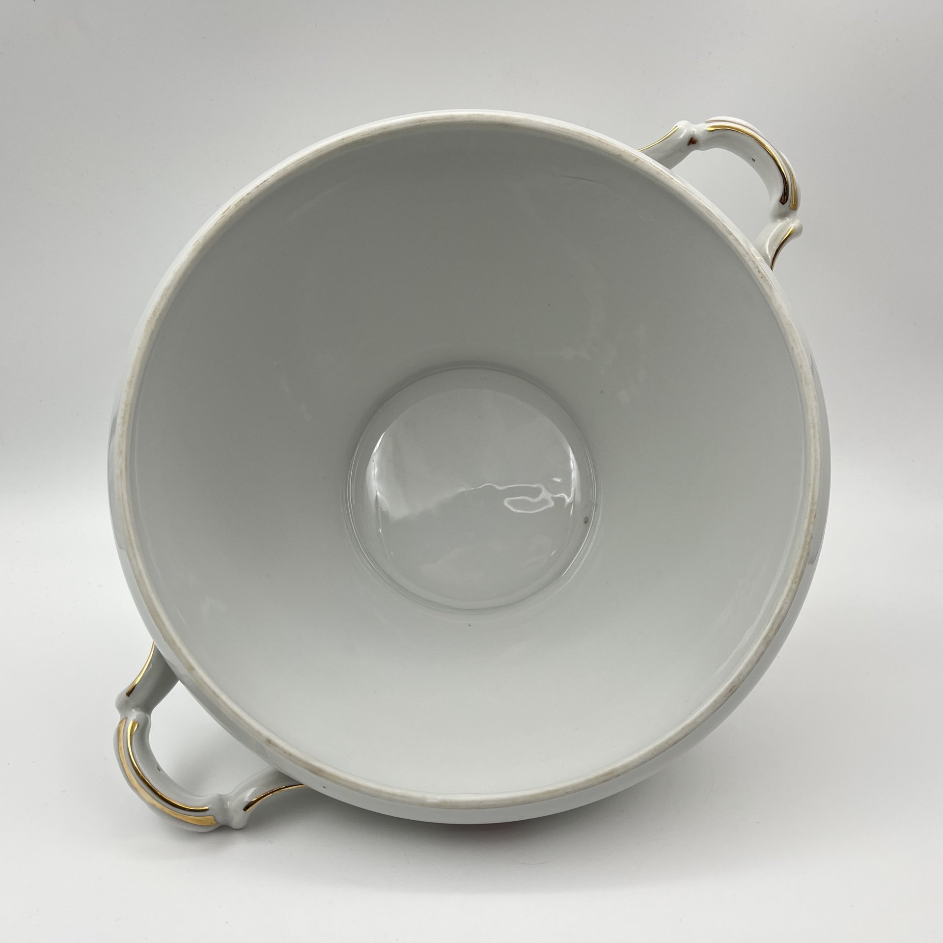 Супница, украшенная изображением розы, фарфор, деколь, золочение, Kahla, ГДР, 1968-1987 гг.