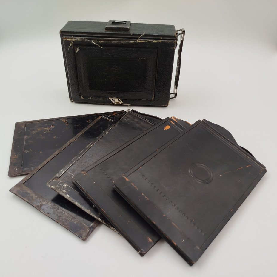 Фотоаппарат пластиночный "Фотокор-1" в оригинальном кофре с пластинами в комплекте, металл, стекло, Государственный оптико-механический завод имени ОГПУ (ГОМЗ), СССР, 1930-1941 гг., Государственный оптико-механический завод имени ОГПУ (ГОМЗ)