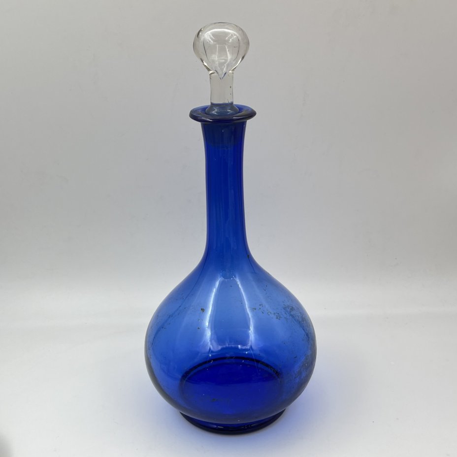 Штоф (графин) синего оттенка, цветное стекло, выдувание, Россия, 1900-1930 гг.