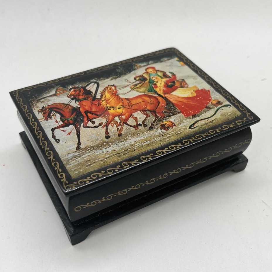 Шкатулка "Тройка", папье-маше, деколь, Россия, 2000 г.
