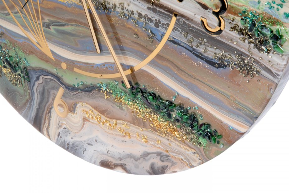 Часы настенные "Горные просторы", авторская ручная работа в технике Resin Art, Глянцевое 3D покрытие, натуральный камень, металл, Россия, 2021 г.