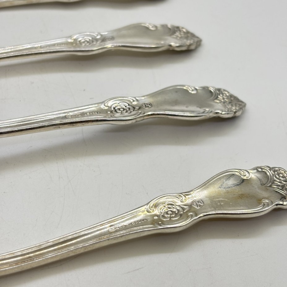 Набор столовых ложек на 6 персон с цветочным декором, мНЦ (медь-никель-цинк), Кольчугинский завод цветных металлов, СССР, 1960-1990 гг.