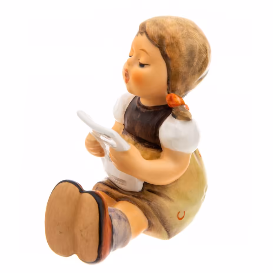 Статуэтка "Девочка с нотами ", фарфор, роспись, "Goebel", Германия, 1990-1999 гг., Goebel