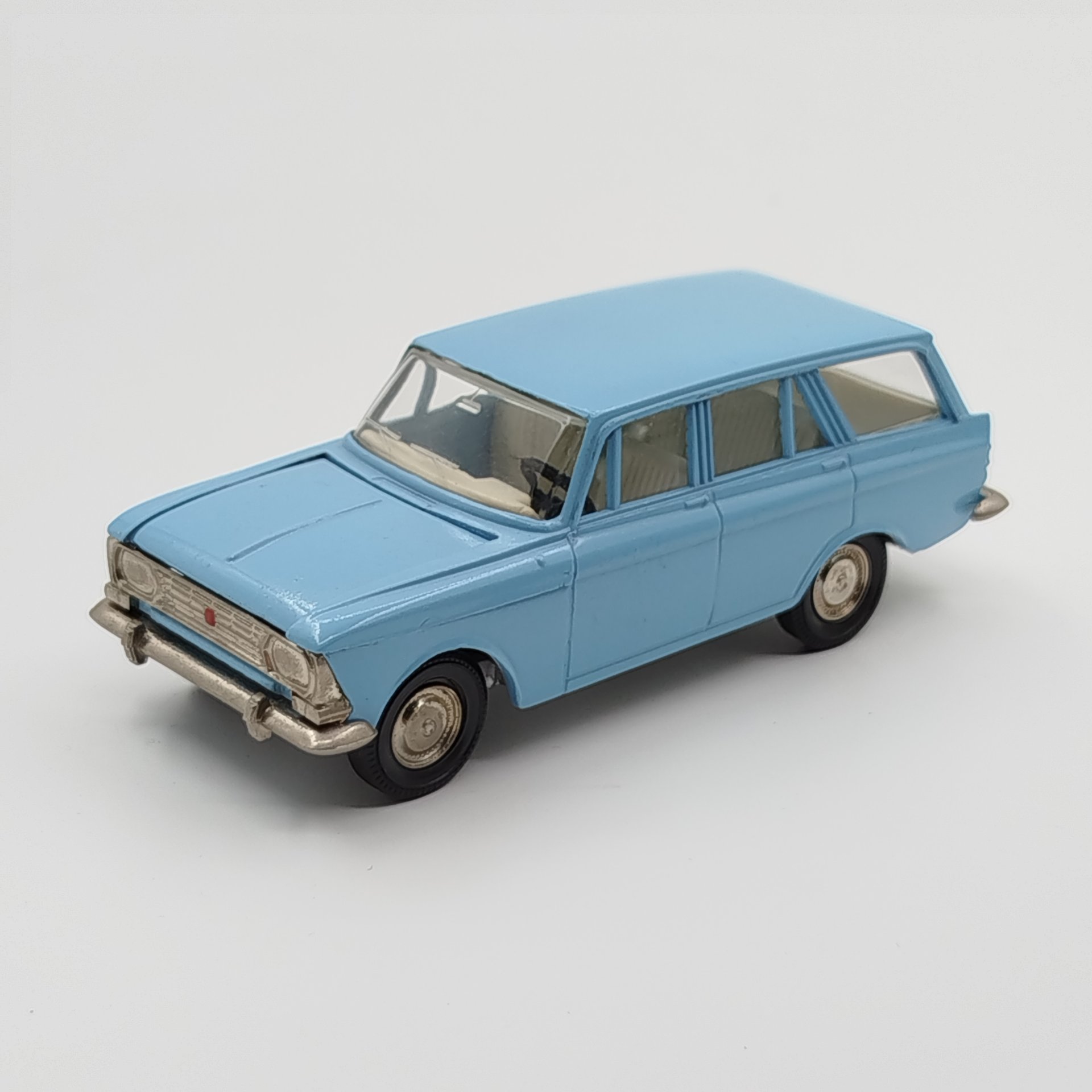 Масштабная модель автомобиля  "Москвич 427" в голубом цвете, 1:43, модель А4 — фото 2