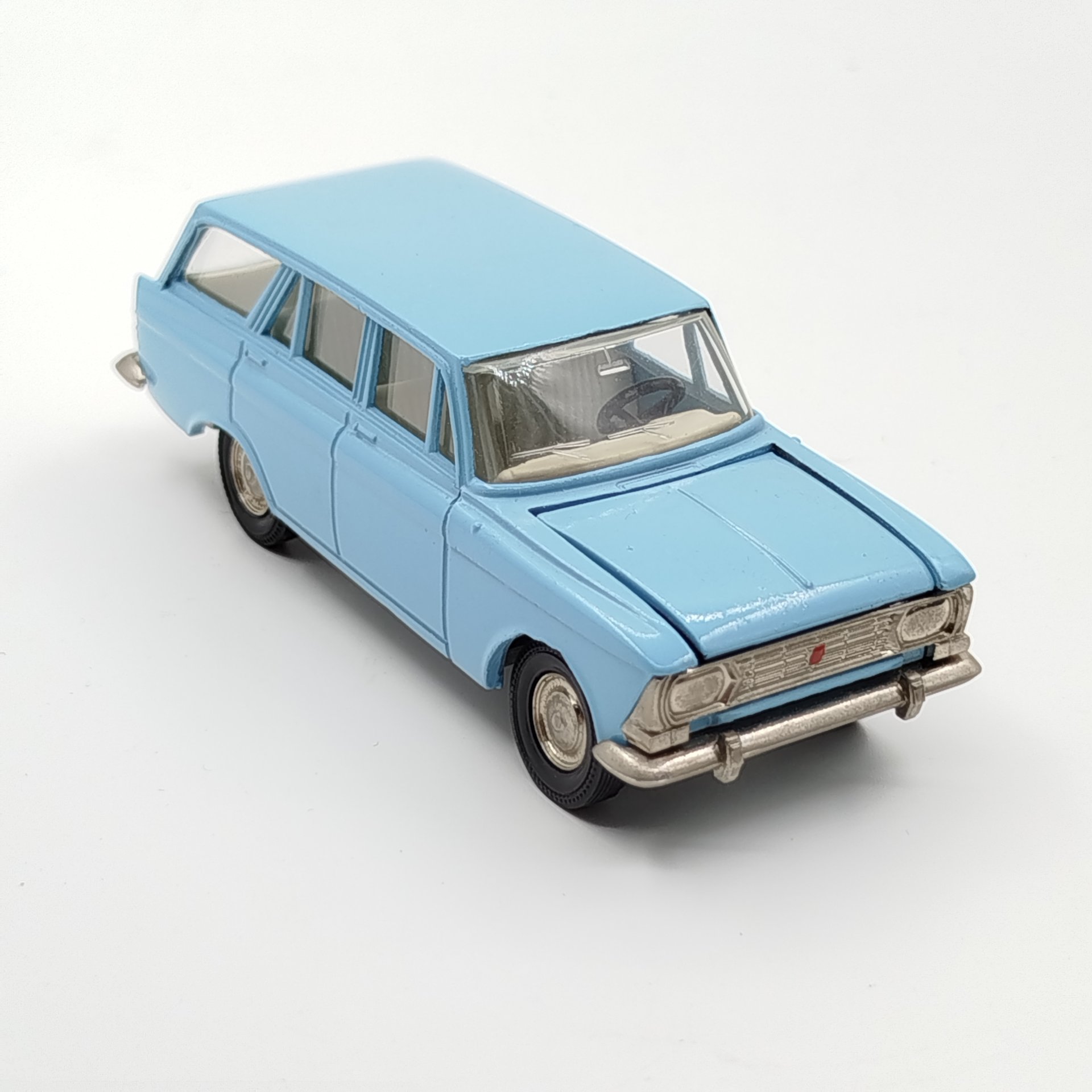 Масштабная модель автомобиля  "Москвич 427" в голубом цвете, 1:43, модель А4 — фото 1