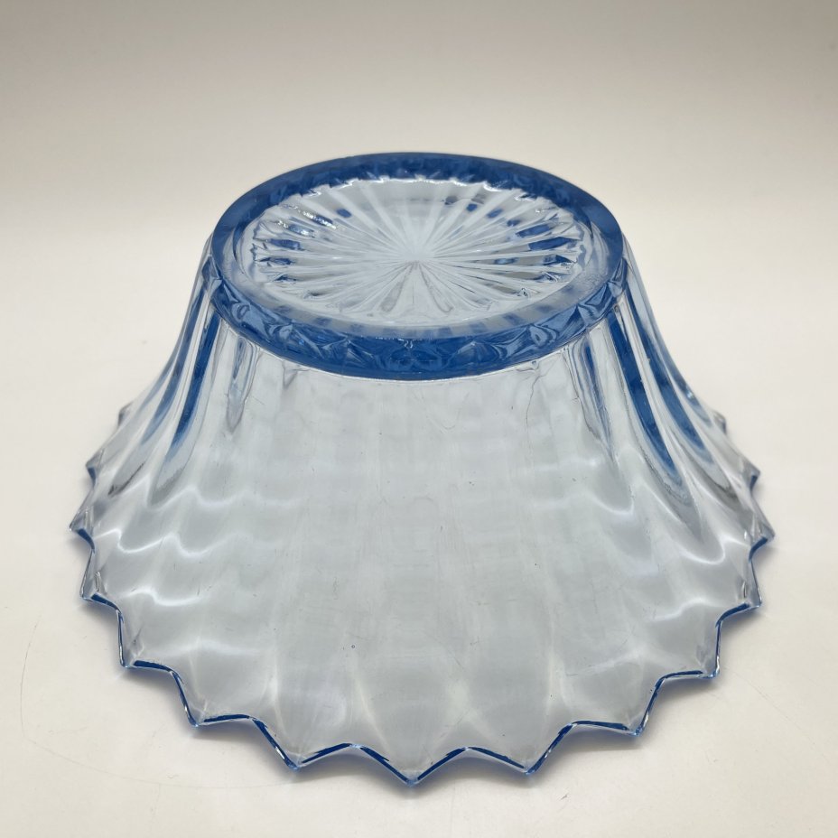 Салатник (конфетница), цветное стекло