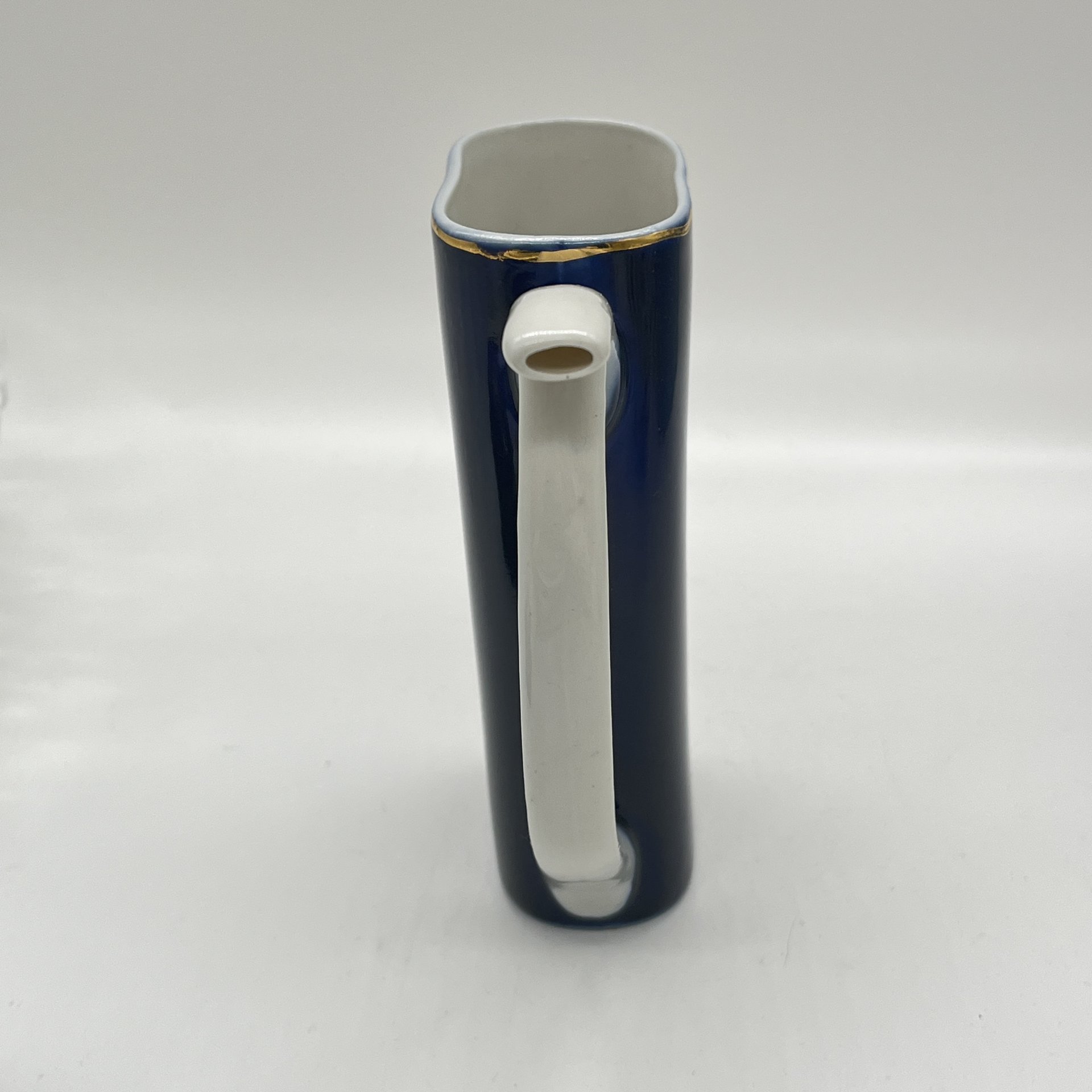 Поильник с цветочным декором, фарфор, крытье, золочение, кобальт, Городницкий фарфоровый завод, СССР, 1970-2000 гг.