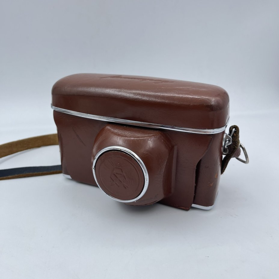 Фотоаппарат плёночный "Ленинград" с объективом "Юпитер-3" в оригинальном кофре, металл, пластик, стекло, кожа, ЛОМО (Ленинградское оптико-механическое объединение), СССР, 1956-1966 гг.