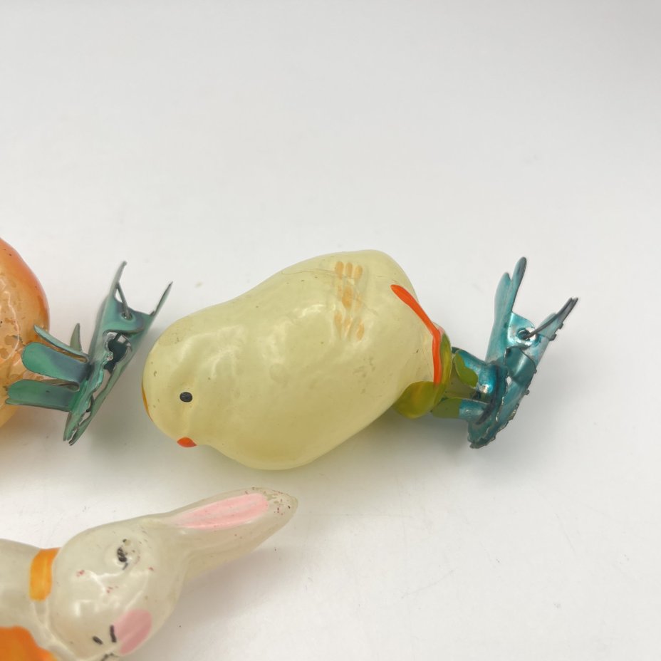 Набор из трёх елочных игрушек на прищепках ("Белочка", "Заяц с барабаном" и "Цыпленок")