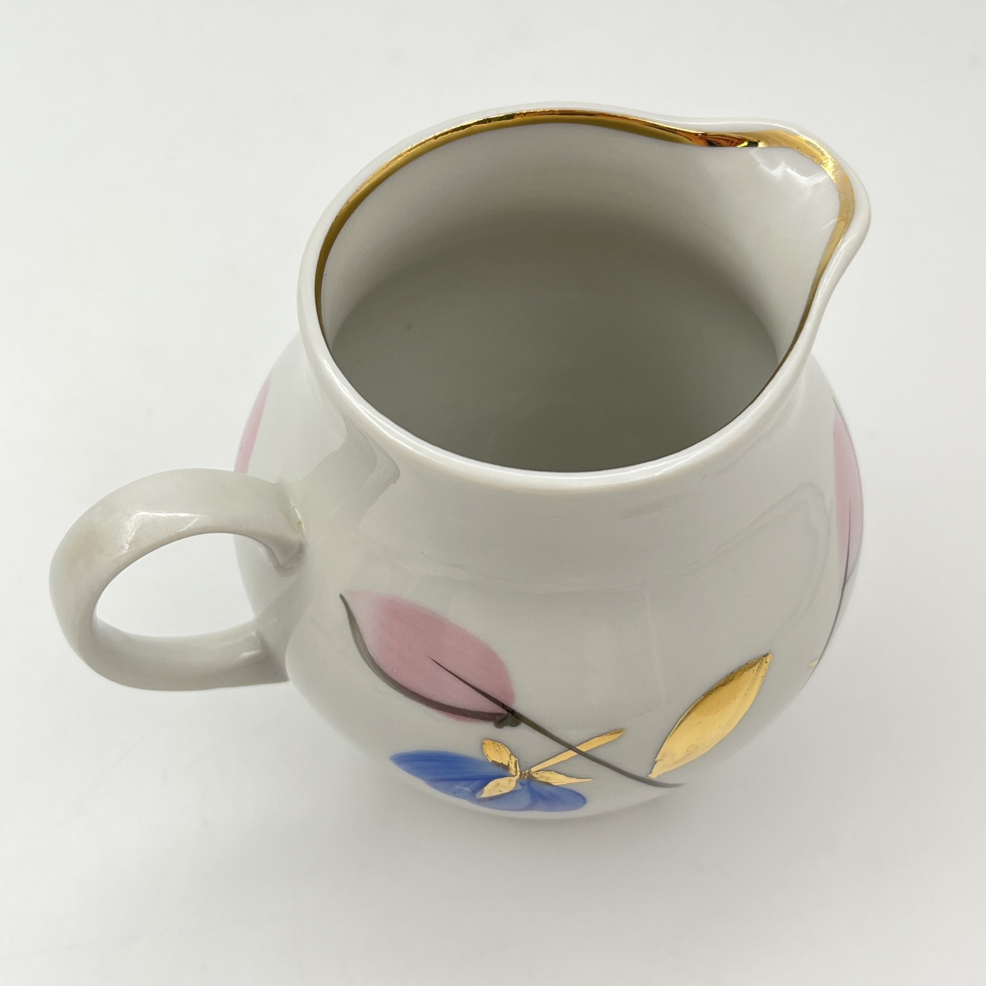 Молочник/сливочник, украшенный цветочным декором, фарфор, роспись, золочение, Дулевский фарфоровый завод (Дулёво), СССР, 1968-1991 гг.