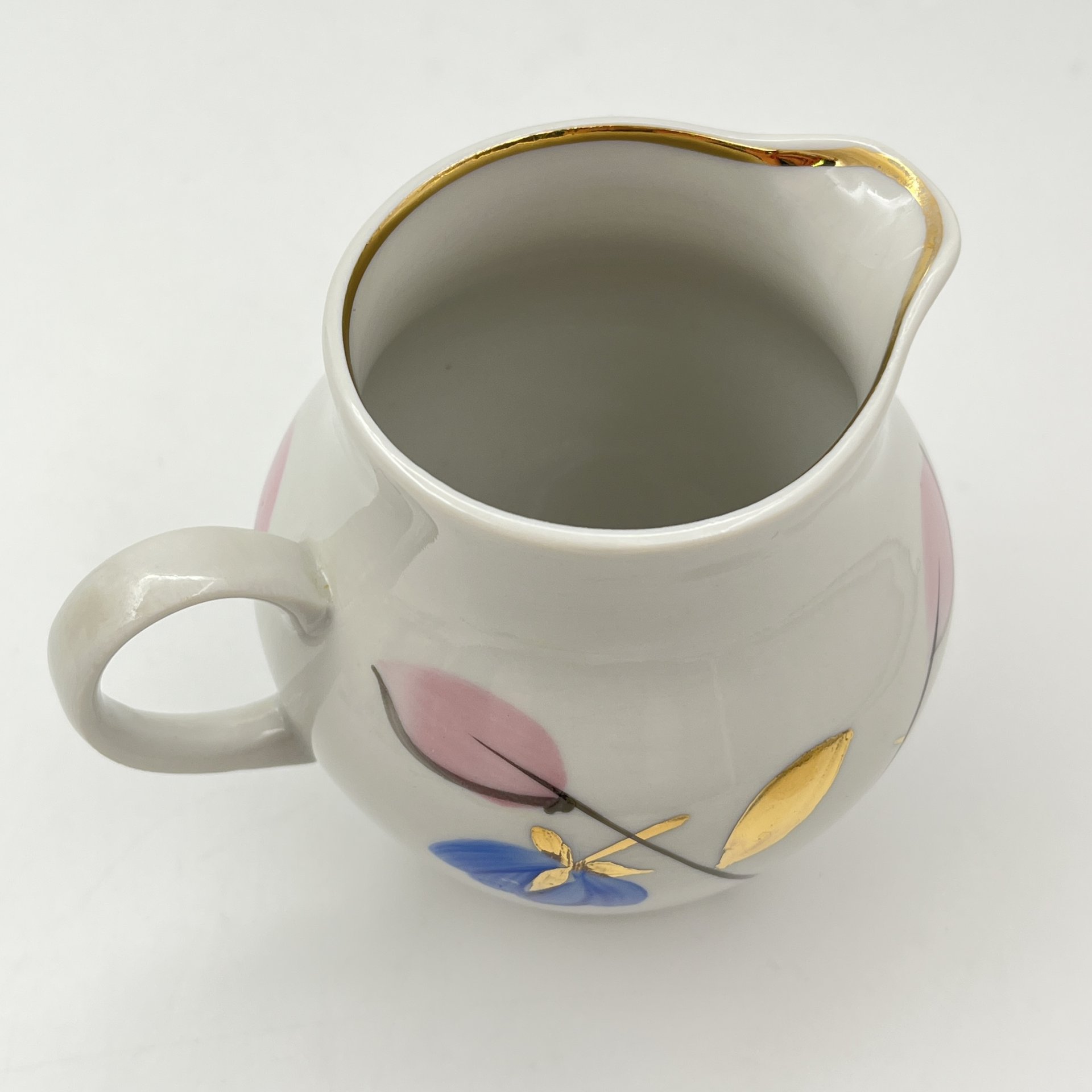 Молочник/сливочник, украшенный цветочным декором, фарфор, роспись, золочение, Дулевский фарфоровый завод (Дулёво), СССР, 1968-1991 гг.