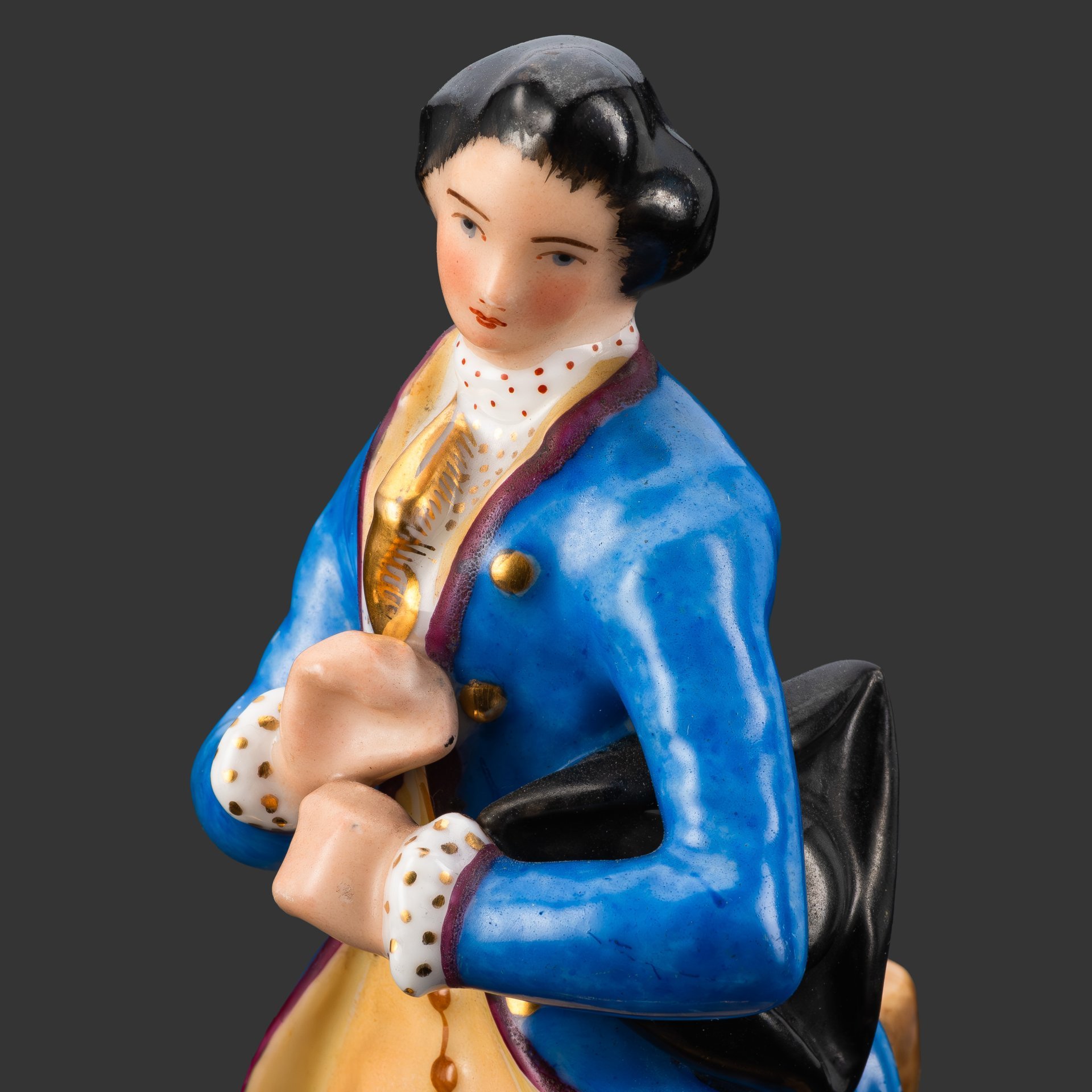 Статуэтка "Галантный кавалер", фарфор, роспись, золочение, Западная Европа, 1900-1920 гг.