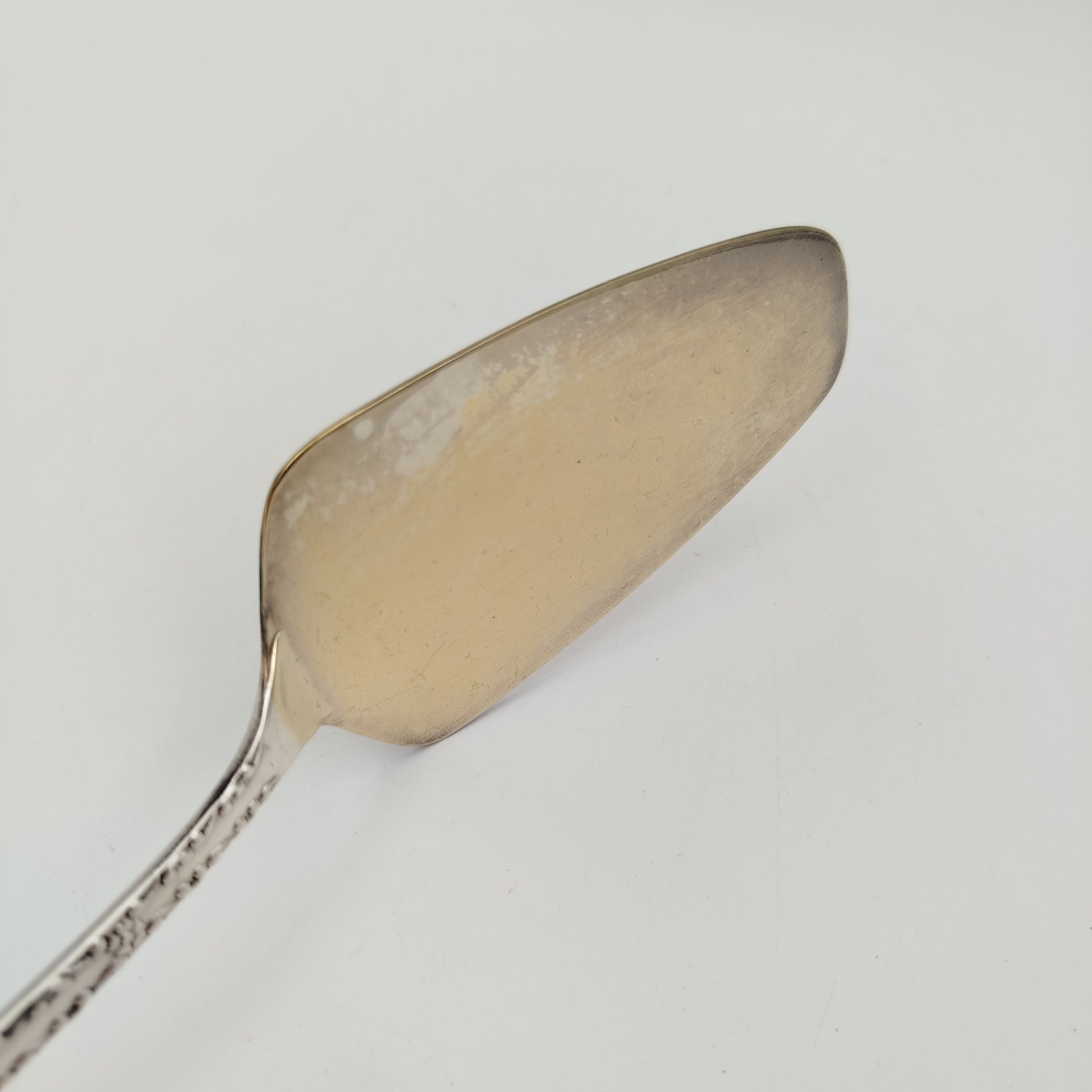 Лопатка для торта с растительным декором, мНЦ (медь-никель-цинк), Таллинский ювелирный завод, СССР, 1960-1990 гг.