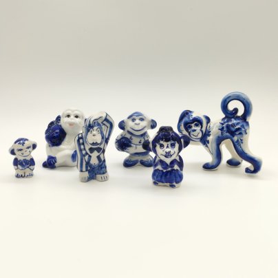Набор из шести статуэток "Обезьяны", Гжель, фарфор, роспись, Россия, 1980-2010 гг.