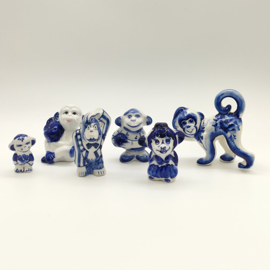 Набор из шести статуэток "Обезьяны", Гжель, фарфор, роспись, Россия, 1980-2010 гг.