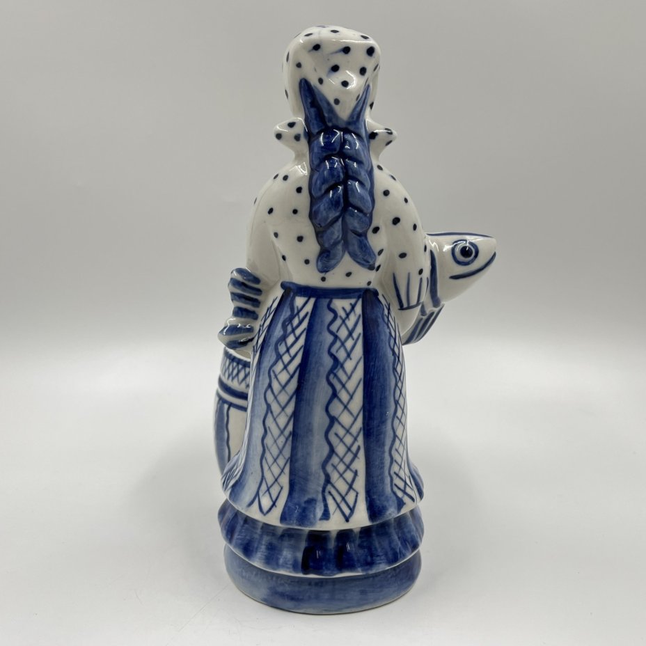 Икорница (солонка) "Рыбачка", автор З.Н. Окулова, фарфор, роспись, Объединение «Гжель», СССР, 1972-1985 гг., Объединение «Гжель»