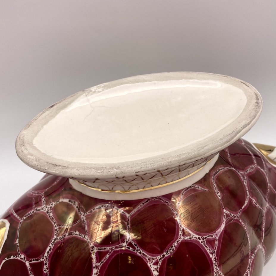 Терина (для подачи горячих блюд), украшенная галантной сценой, Laeken, керамика, золочение, деколь