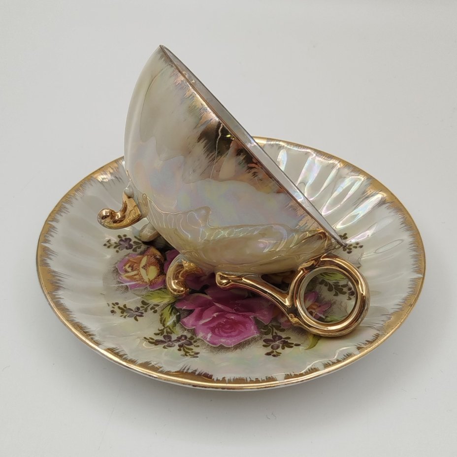 Чайная (кофейная)  пара на ножках , украшенная цветочным декором