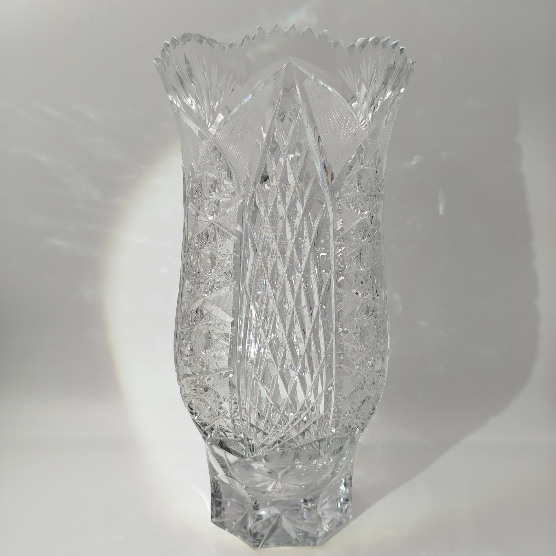 Ваза для цветов "Фирменная" (большая), хрусталь, алмазная грань, Дятьковский хрустальный завод, Россия, 1990-2010 гг.