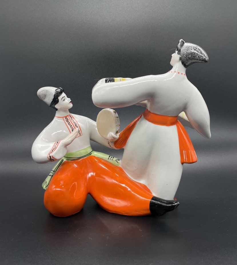 Статуэтка "Гопак", фарфор, роспись, Полонский фарфоровый завод, СССР, 1973-1991 гг., Полонский фарфоровый завод