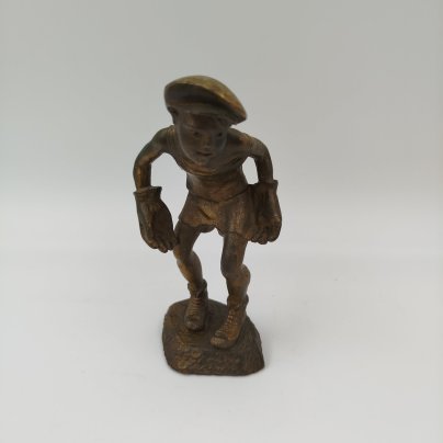 Статуэтка "Футбольный вратарь", металл, Свердловский чугунолитейный завод, СССР, 1950-1960 гг.