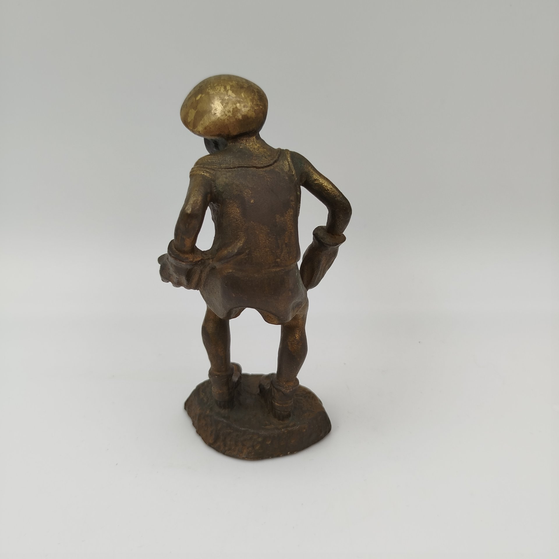 Статуэтка "Футбольный вратарь", металл, Свердловский чугунолитейный завод, СССР, 1950-1960 гг.