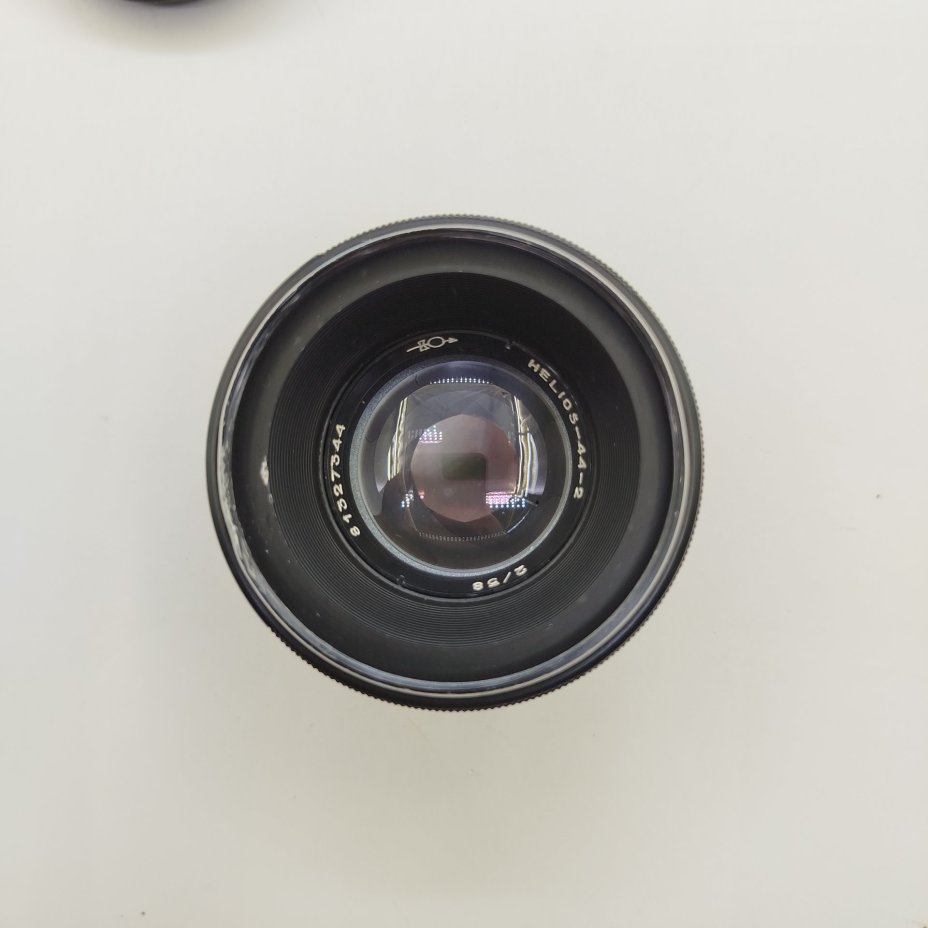 Фотообъектив HELIOS-44-2 2/58 с цветной линзой в родной коробке, металл, стекло, пластик, Завод «Юпитер», г. Валдай, СССР, 1966-1991 гг.