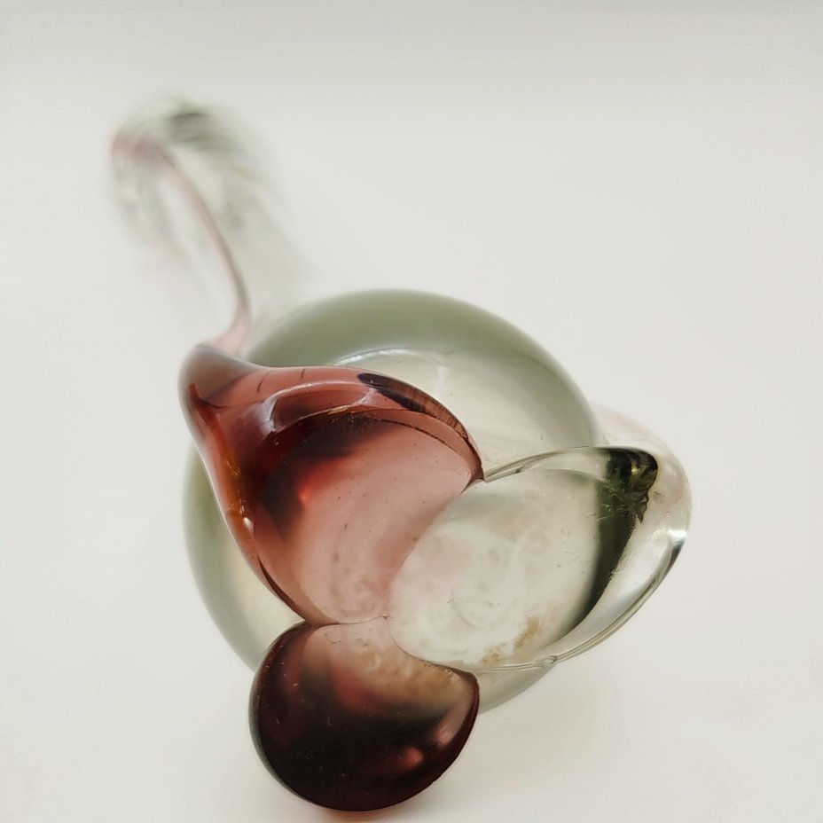 Ваза «Волна» с прозрачным туловом и марганцевыми полосами