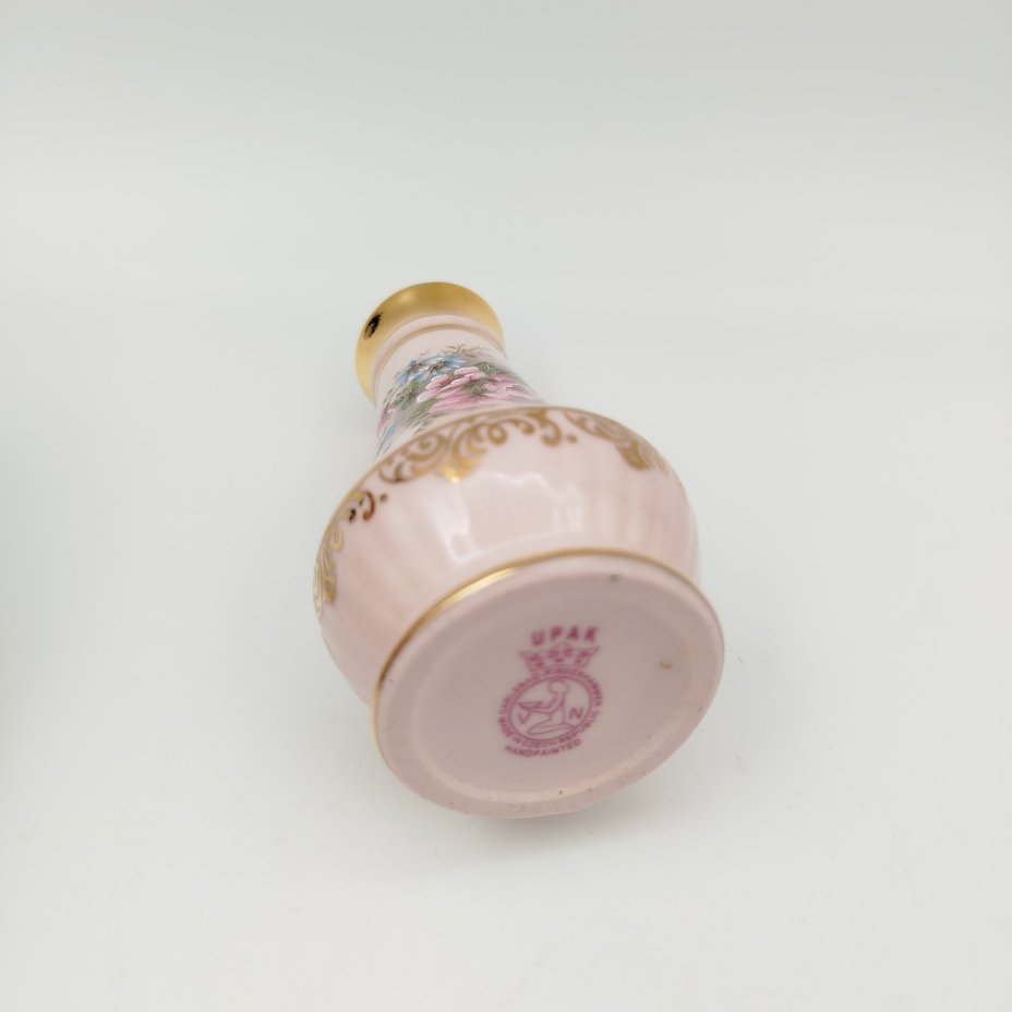 Ваза миниатюрная розового оттенка с цветочным декром, фарфор, деколь, золочение, Pirkenhammer, Чехия, 1991-2010 гг.